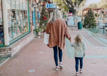 단체버스 사라진 관광지, 로컬 주민들 발길 “쾌적해서 굿”