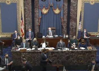 ‘트럼프 탄핵 합헌’ 통과..공화 6명 이탈