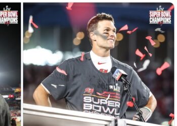 톰⋅톰⋅톰 슈퍼볼..톰이 시작하고 톰이 끝내