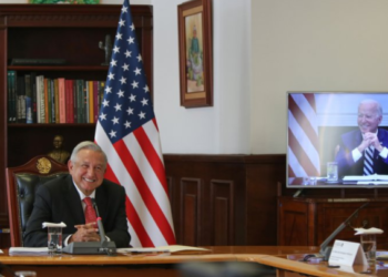 “이웃은 맞지만 백신은 못 줘”  바이든, 지원요청 거부