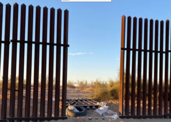 13명 사망 충돌사고 SUV…국경담장 뚫은 밀입국 차량