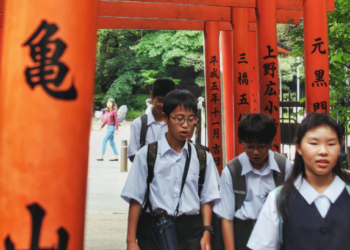 ‘시대착오’ 일본, 중고교 60%  “속옷은 흰색만”..공개 검사