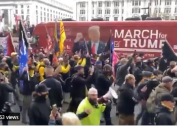 FBI, “프라우드보이스, 트럼프 백악관 연결고리 찾았다”