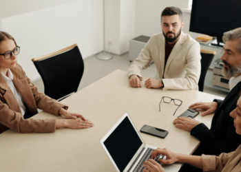 🔳 김해원 칼럼(1) “반드시 문서 남겨야 고용분쟁 피한다”