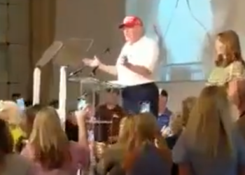 트럼프 깜짝 등장, 며느리 상원 출마 시사