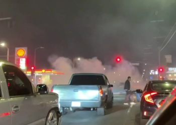 밸리서 도로점거 사이드쇼 큰 소란…11명 체포, 경관 부상 