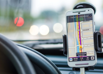 밤새 충전하면 수명 단축된다고?…배터리 충전 꿀팁