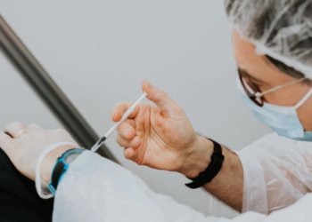 더 고통스러운 백신 2회차 부작용 “지극히 정상”