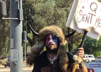 ” 큐어넌의 새 타겟 ‘아시안과 유태인’ “