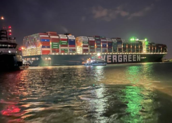 수에즈 위기 6일: 미 해군 투입..당국 “사고, 날씨 때문 아냐”