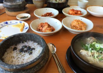 실내 식사 첫날  “이렇게 바쁜 게 얼마 만인지”