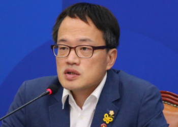 “박주민, 너까지..왜 남은 못 올리게 하고 너는 올렸냐”