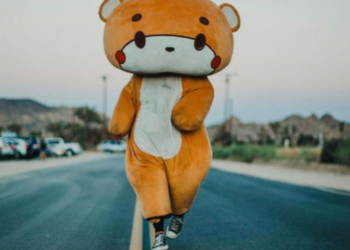 베어선, LA 다운타운서 샌프란시스코까지 도보 행진 중