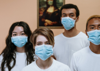 “야외서 마스크 쓰지 않아도 된다” CDC, 새 지침 발표