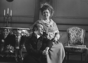 🔲김학천 칼럼(9)  ‘고상한’ (snobbish) 영국인의 위선과 체면