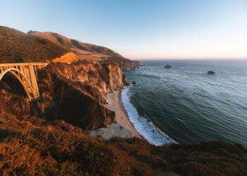 붕괴된 1번 빅서 하이웨이 3개월만에 재개통