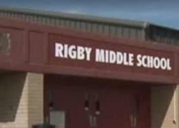 “이제 6학년 여학생까지”..중학교서 수업 중 총격 