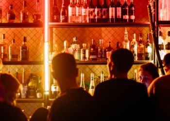 사우나, 주점도 활짝 문 열었다.