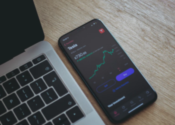 “2억 7,400만달러 테슬라 주식 팔아 치웠다”