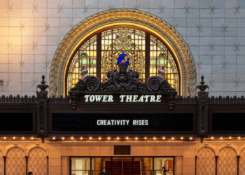 LA 다운타운에 초대형 극장식 애플 스토어 문 열어