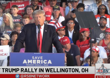 2024년 대선 출마?…정치행보 돌입 트럼프, 패배 후  첫 유세