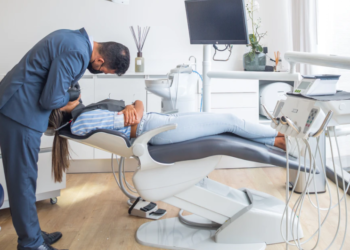 환자성폭행 한인타운 치과의사, 여권반납때까지 보석불허 