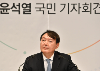 윤석열, 처음으로 이재명 공개 저격