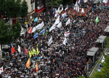 “방역 모범국 맞아?” 신규 확진 1,000명 넘어 역대 최대치