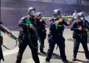 한인타운 위스파 또 다시 충돌..경찰, 시위대 충격탄 발사