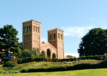 간 큰 UCLA 역사학과 여직원, 33만달러 공금 착복