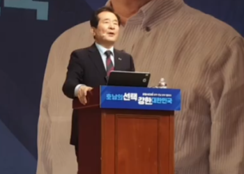 호남표심 요동..이재명 11.5%P 급락, 정세균 2배 급등 