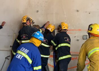 “알몸 여성이 왜 거기에” 가까스로 구조