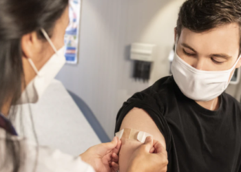 결국 3차 접종 불가피, 미국 기류 변화