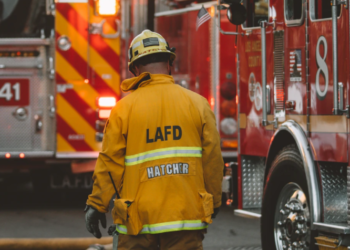 LA 경찰·소방대원 수천여명 코로나 감염..다수 사망