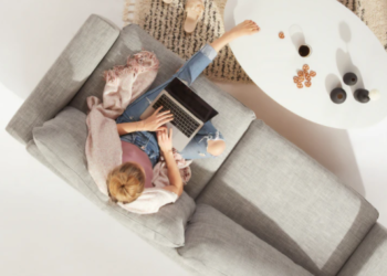 “월급 깎이고 휴가 줄어도 재택 근무가 더 좋아”