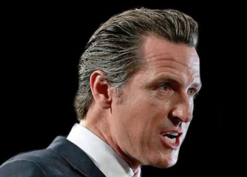 위태로워진 뉴섬 주지사, 리콜 가능성 높아져