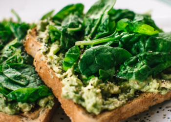 비타민 K 심혈관 질환 위험 확 낮춘다.