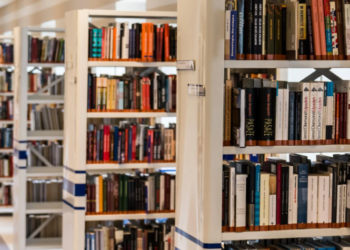 공립 도서관 연체료 전면 폐지..기존 연체료도 면제 