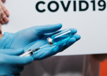 CDC, “백신 효과 91%에서 66%로 떨어져”   