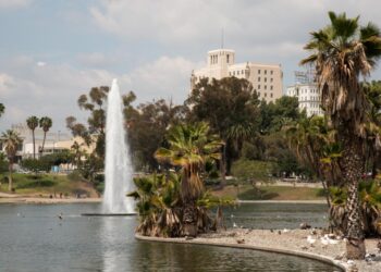 한인타운 맥아더팍 호수 시신 떠올라(현장)