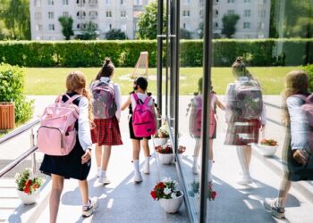 데일리패스 없으면 등교 못해..첫날부터 대혼란