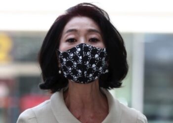 김부선 “이재명 지지자들 단체로 실성…내 입 못 막아”