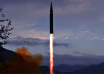 ‘북한의 놀라운 실력’ 미국 이어 극초음속 미사일 성공