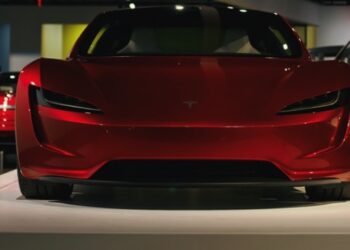 테슬라 공급망 차질..로드스터 출시 또 연기