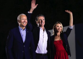 “뉴섬 나가면 트럼프 올 것”..14일 리콜 투표