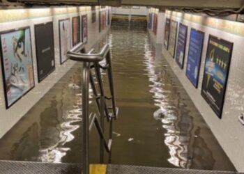 ‘아이다’ 홍수 피해 눈덩이, 18명 사망…뉴욕 비상사태