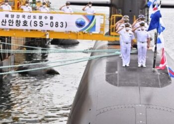 남북한, 경쟁하듯 신무기 개발…초음속 순항미사일, SLBM