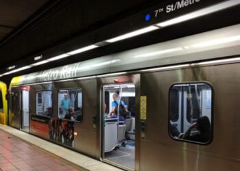 LA 메트로 전철서 의문의 총격 살인 사건