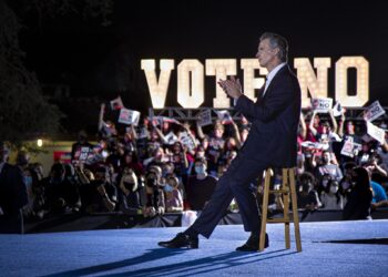 개빈 뉴섬, 압도적 승리…리콜 시도 불발, 공화당 참패