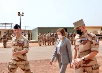 나토동맹 균열 조짐..단단히 뿔난 프랑스, 영국과 회담 취소